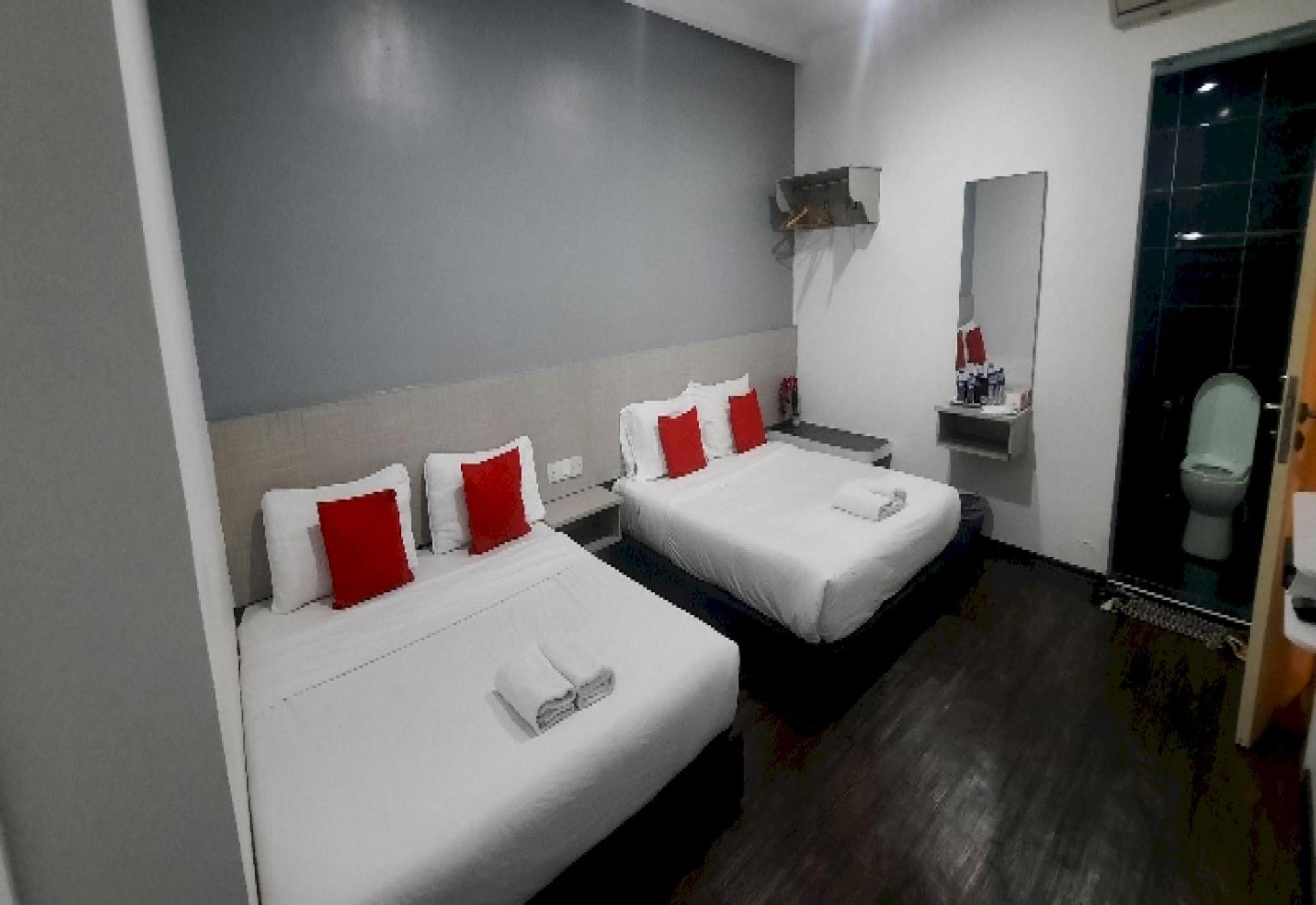 Super Oyo 90724 Rg Hotel Air Hitam Exterior photo